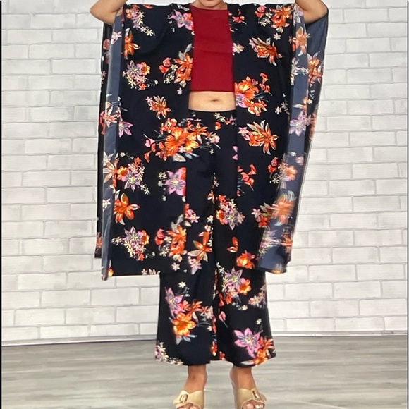 KIMONO/PANT SET💕💕BUY ONE GET ONE 1/2 OFF💕💕$$$$ - Picture 10 of 10